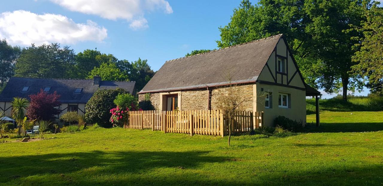 Le Vieux Moulin Gites - Detached Cottage With Garden Views And Pool Guegon Exterior photo